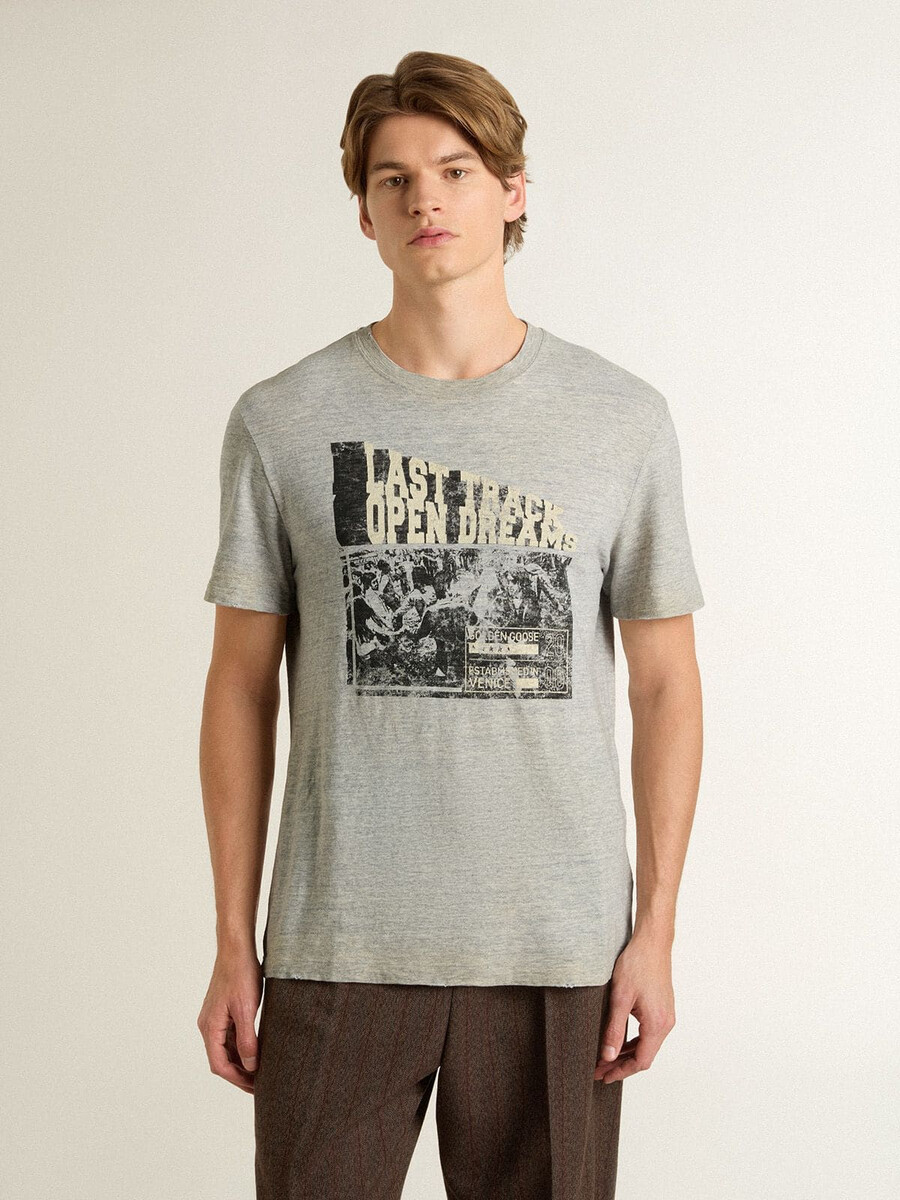 grijs t-shirt voor heren met vintage-look en print op de voorkant.