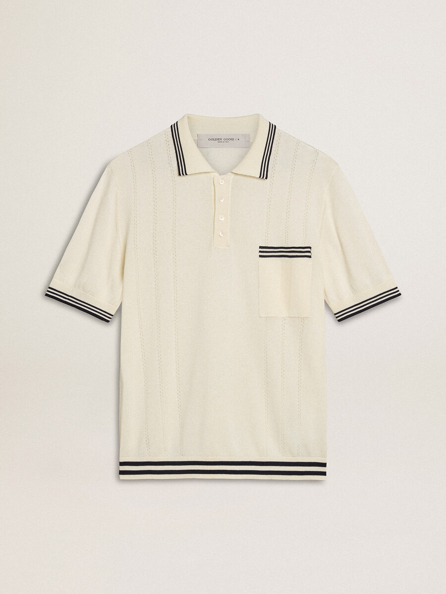gebreid poloshirt voor heren wit en licht versleten met blauwe ribbels.