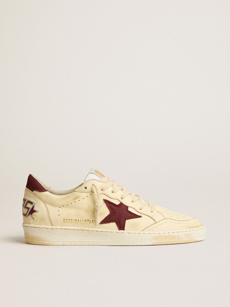 heren ball star in beige nappaleer met bordeauxrode mesh ster en hielstuk.