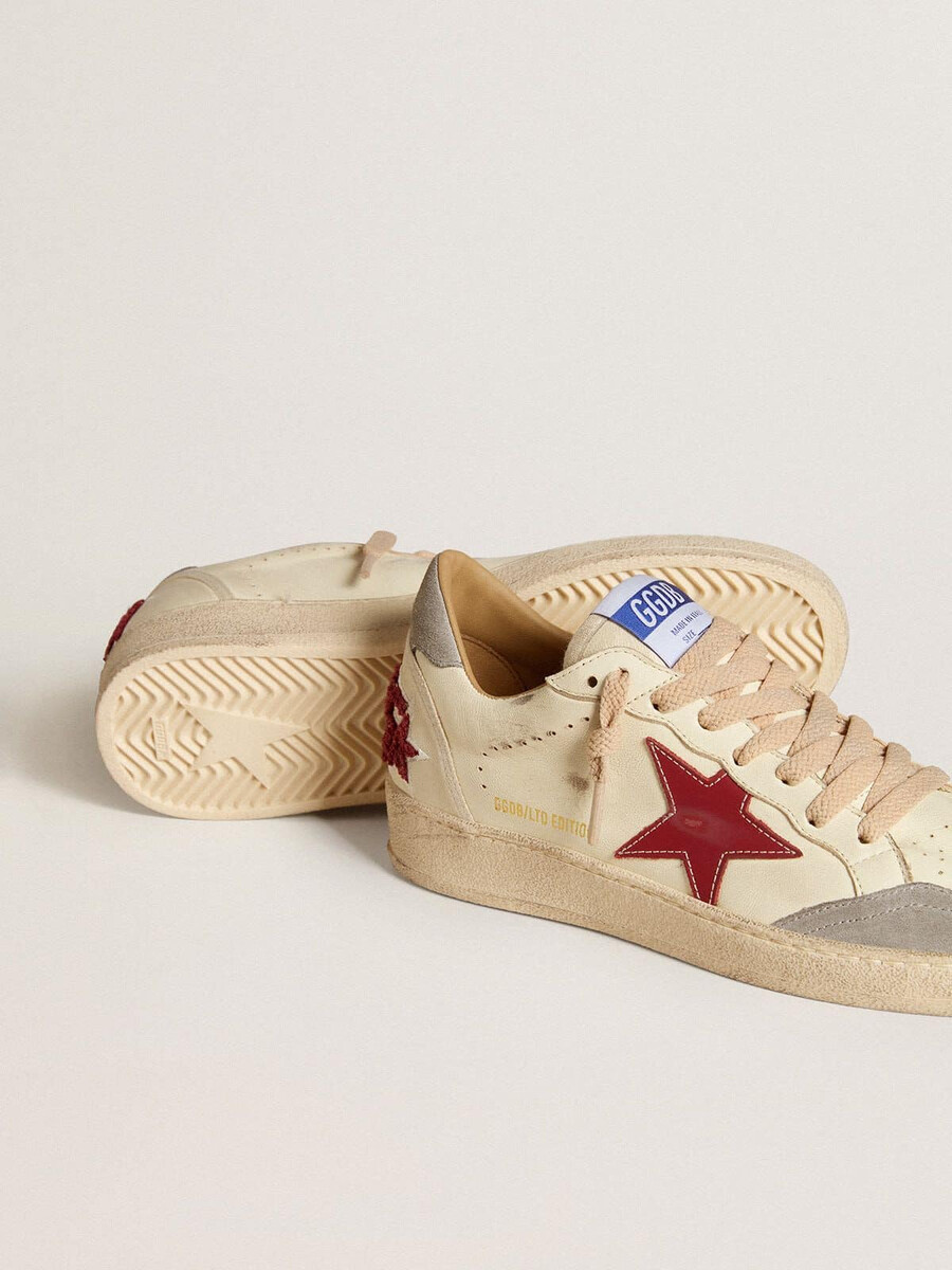 ball star ltd herenschoen in nappaleer met rode leren ster en grijze suède hielstuk.