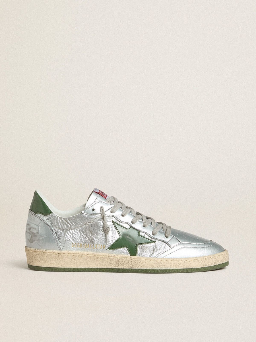 heren ball star in zilverkleurig nylon met groene leren ster en hielstuk.