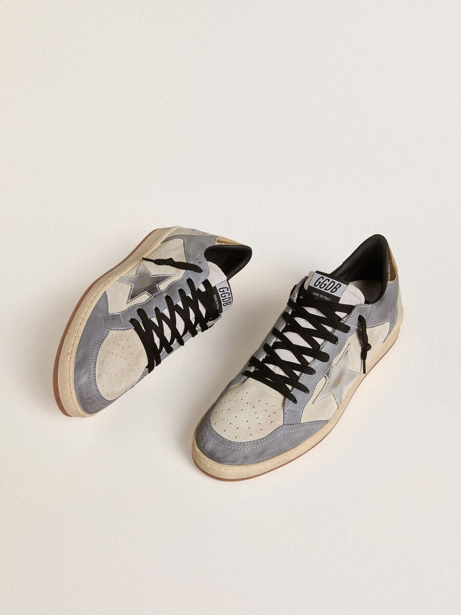 heren ball star van suède en nubuck met een zilverkleurige metallic leren ster en een goudkleurig metallic leren hielstuk.