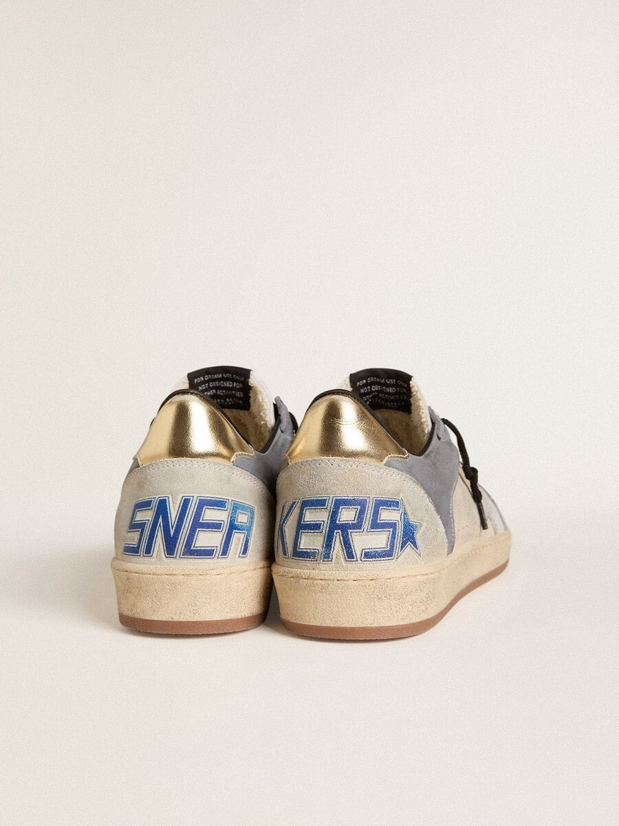 heren ball star van suède en nubuck met een zilverkleurige metallic leren ster en een goudkleurig metallic leren hielstuk.