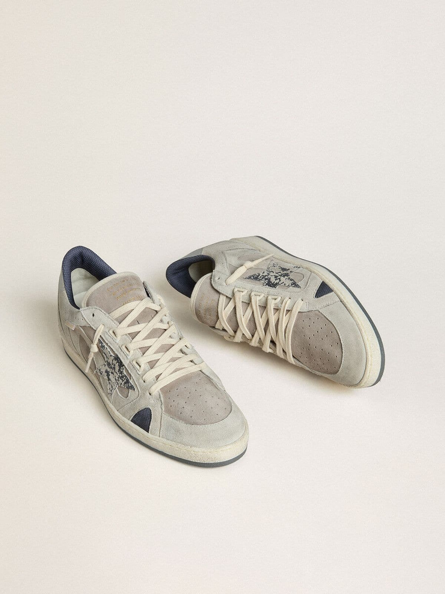 ball star ltd herenschoenen in duifgrijs en grijs suède met een parelgrijs leren hielstuk.