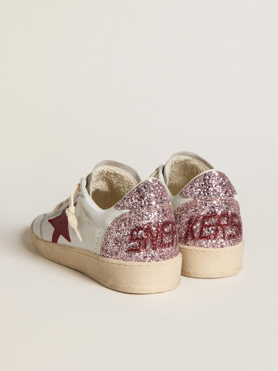 dames ball star ltd met rode leren ster en roze glitter hielstuk.