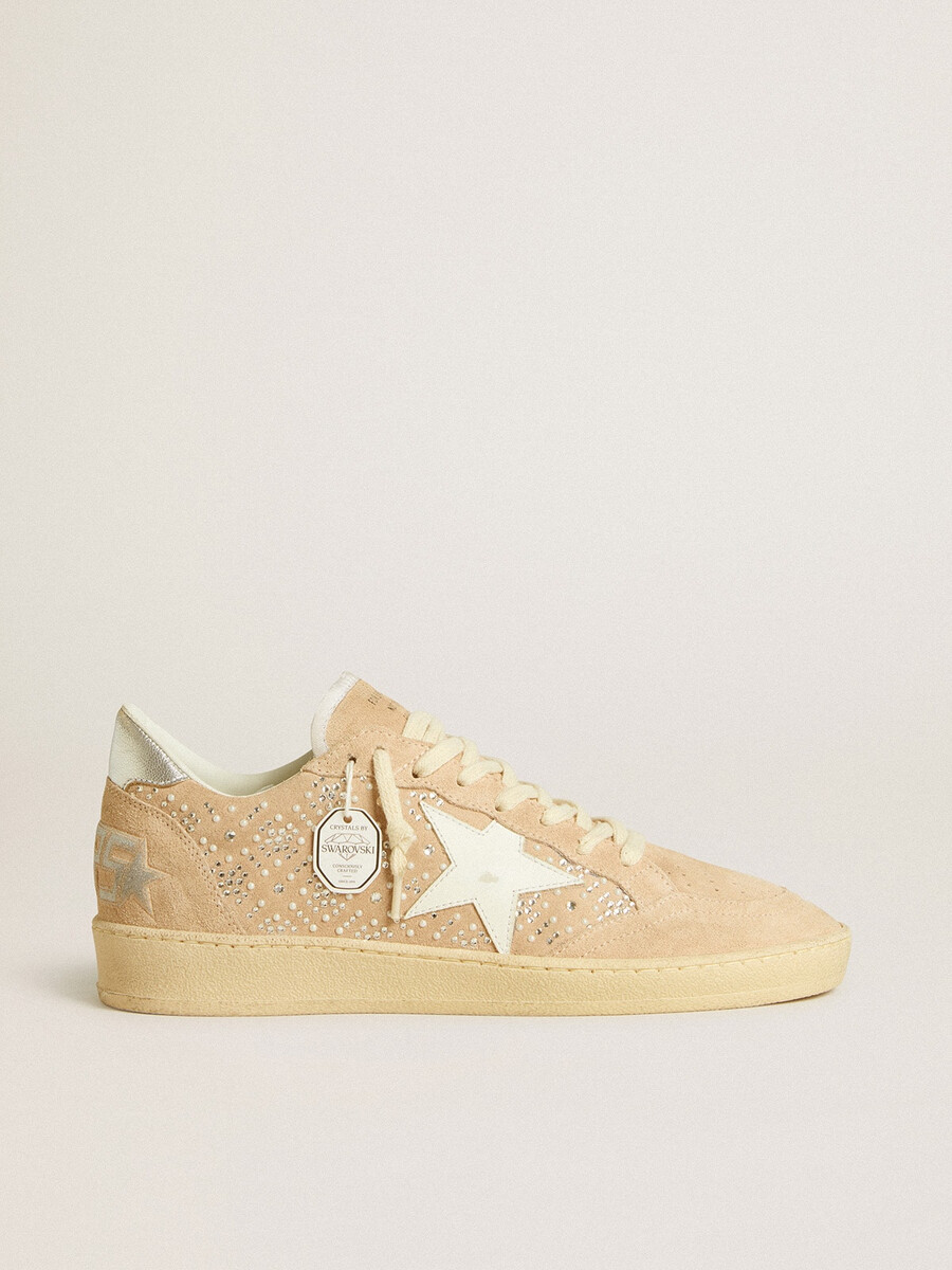 ball star van suède en swarovski-kristallen met leren ster en metalen hielstuk.