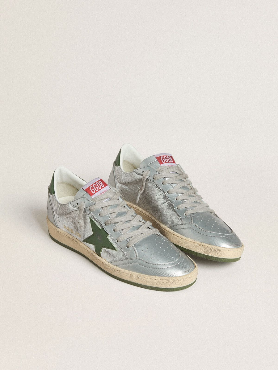 damesballerina met ster in zilverkleurig nylon groene leren ster en hielstuk.