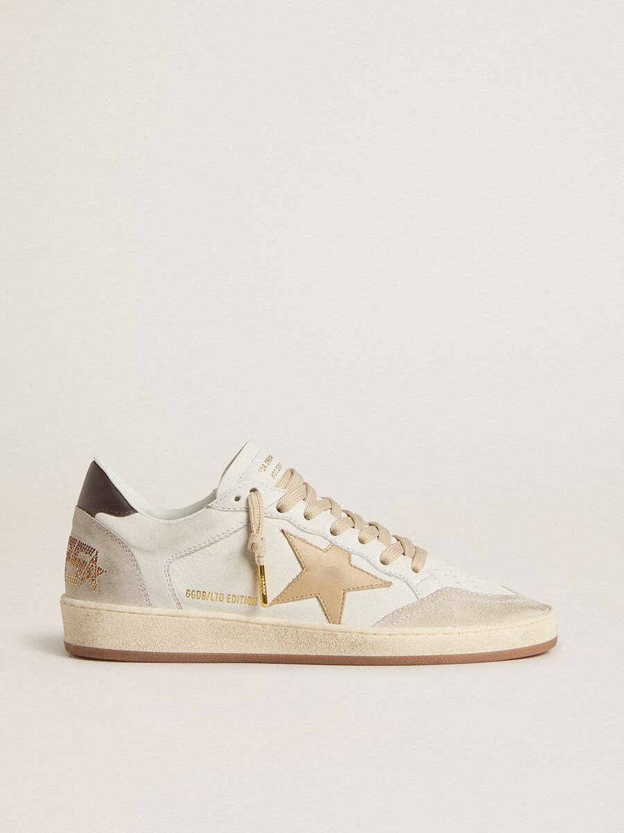 dames ball star ltd met beige ster en zwart hielstuk.
