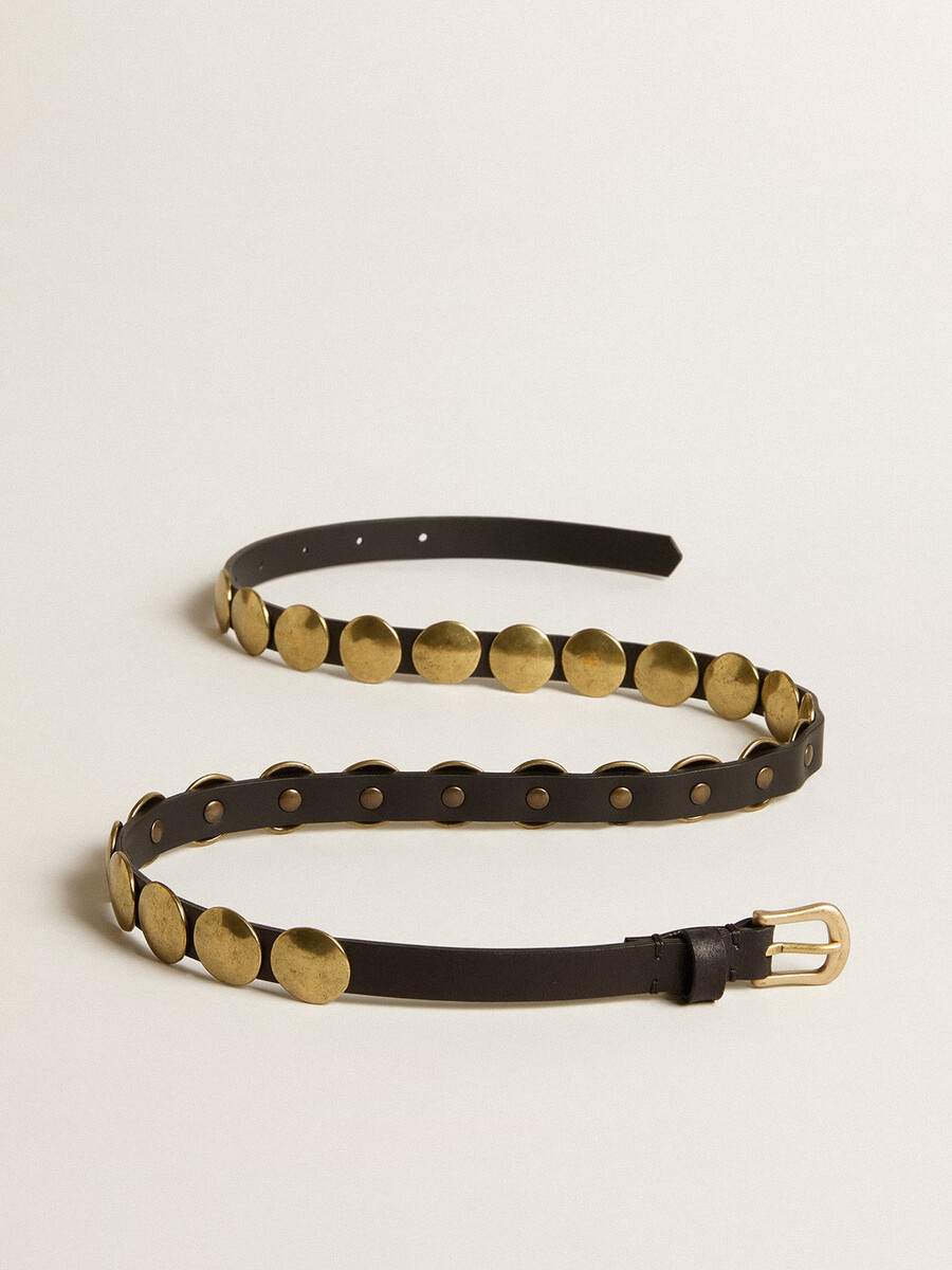 zwarte trinidad-riem van gewassen leer met gouden studs.