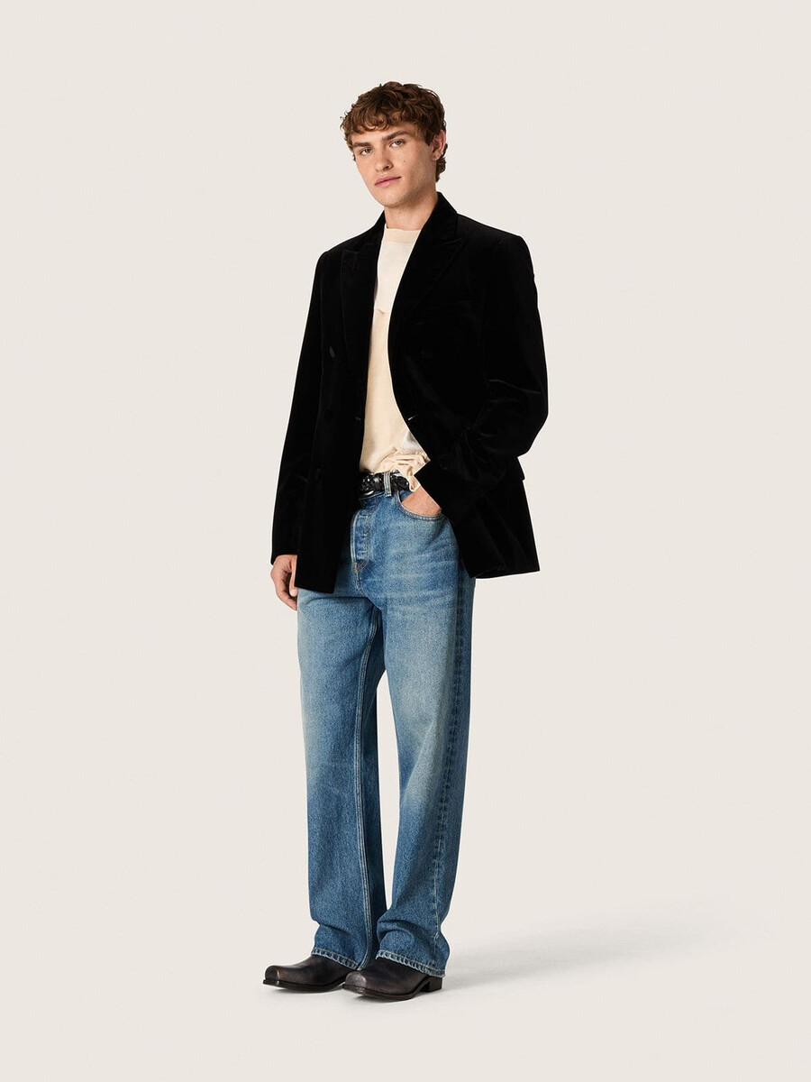 dubbelknoops herenblazer van zwart fluweel met zwarte satijnen revers.