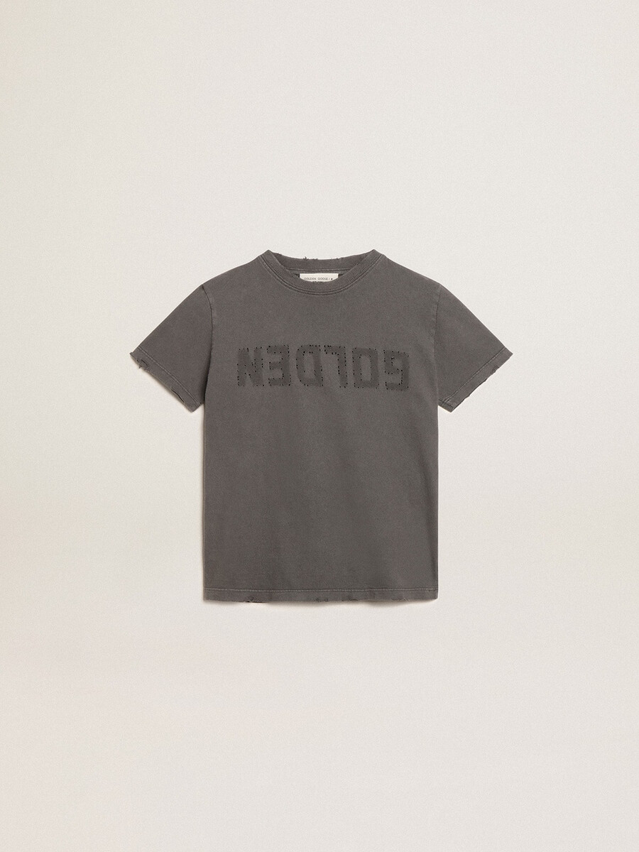 grijs jongens-t-shirt met een verwassen look.