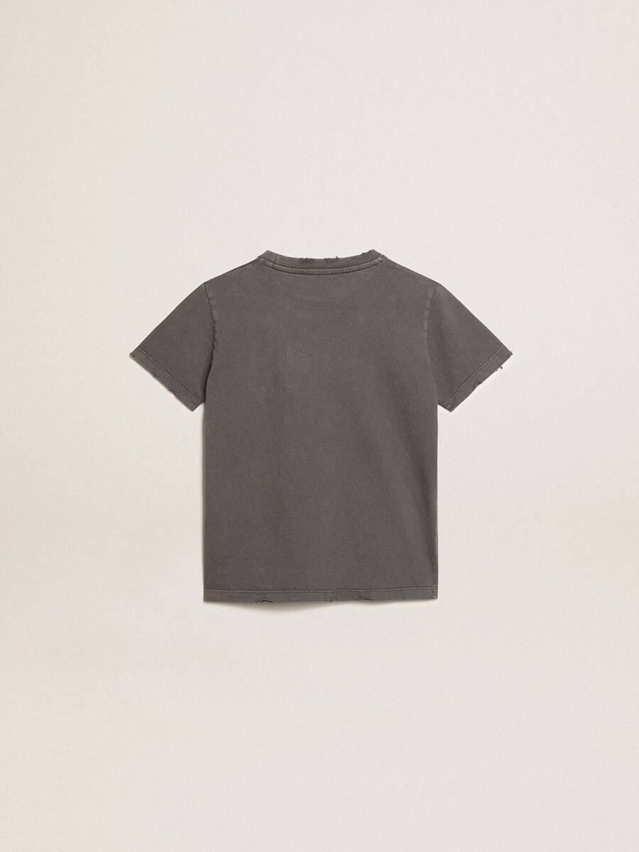 grijs jongens-t-shirt met een verwassen look.