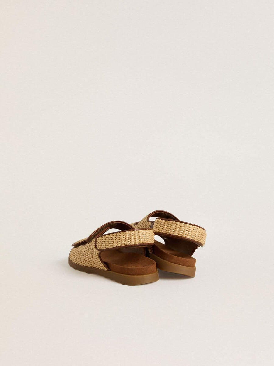 noa young sandalen van beige raffia en bruin leer.