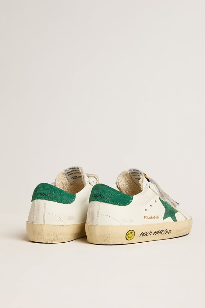 old school teen met groene suède ster en hielstuk.