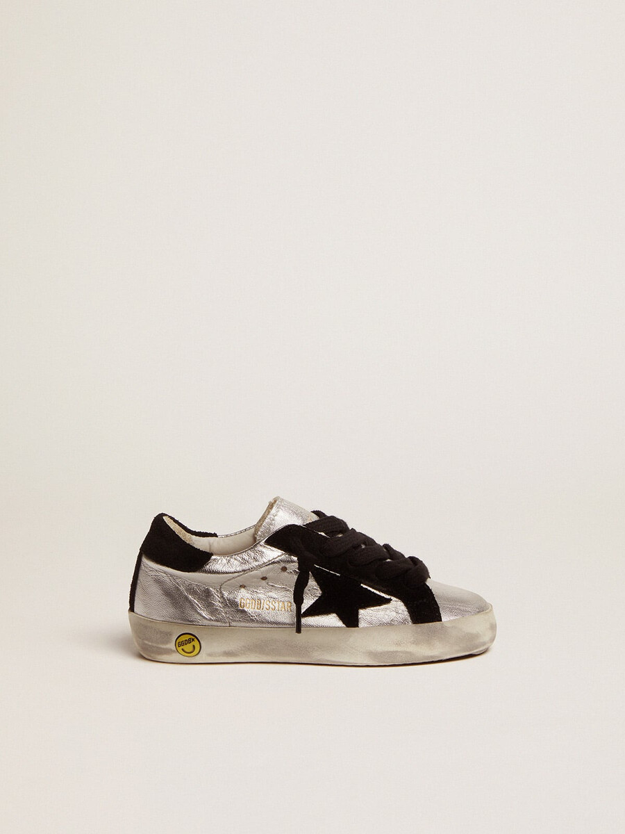 super-star sneakers van zilverkleurig leer met suède inzetstukken.