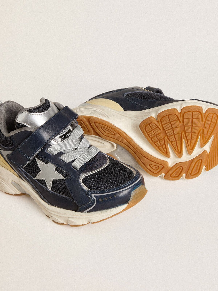 jonge lightstar in blauw leer en mesh met grijze leren ster