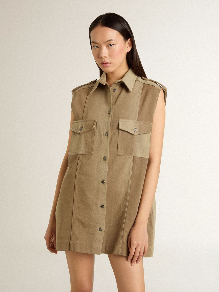 damesoverhemdjurk van zandkleurige denim met militaire details.