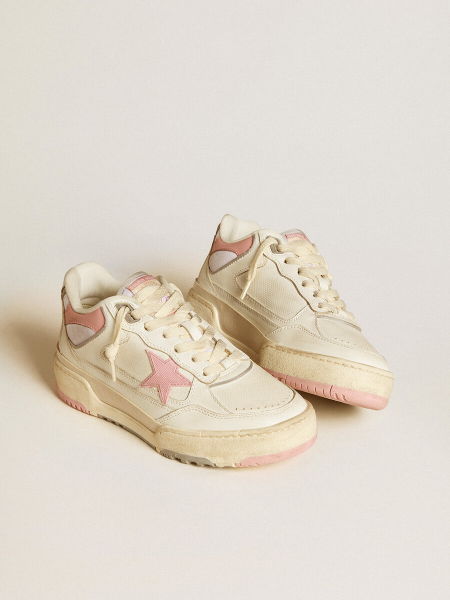 dames forty2 met roze ster en witte leren hielband.