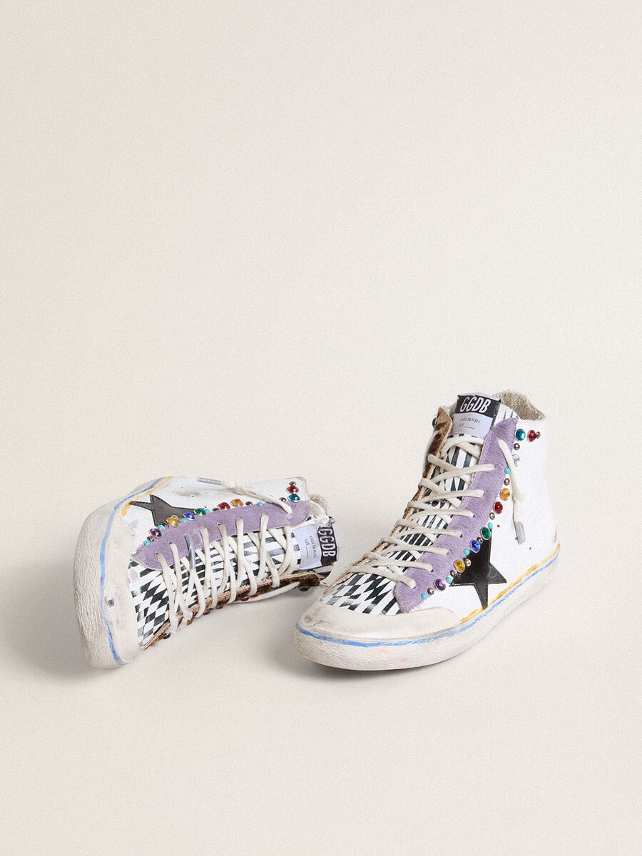 francy penstar lab herensandaal met zwarte leren ster en veelkleurige studs.