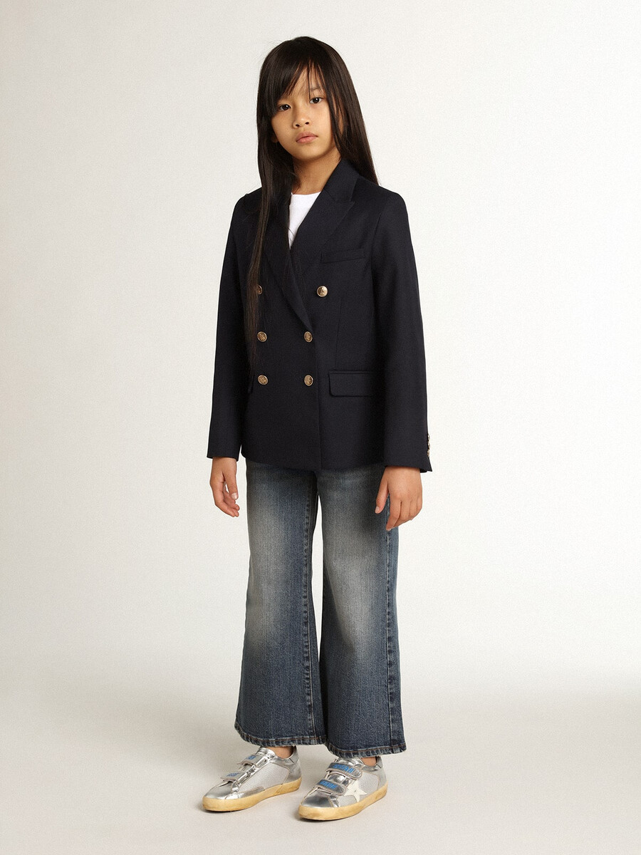 jeans met wijde pijpen in een middenblauwe denimstof.