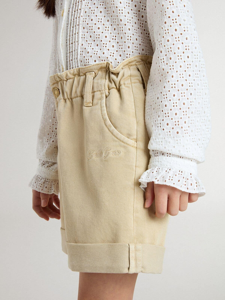 zandkleurige shorts voor meisjes met geborduurd logo