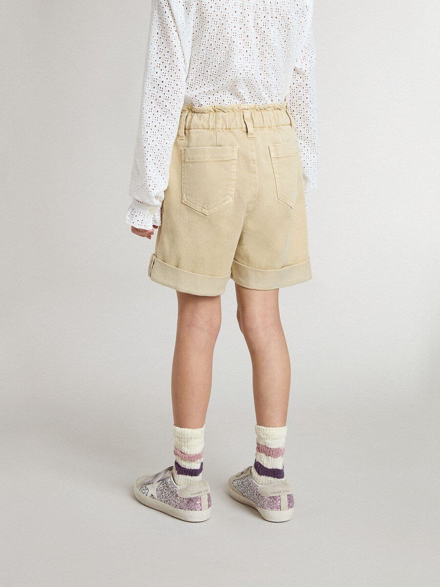 zandkleurige shorts voor meisjes met geborduurd logo