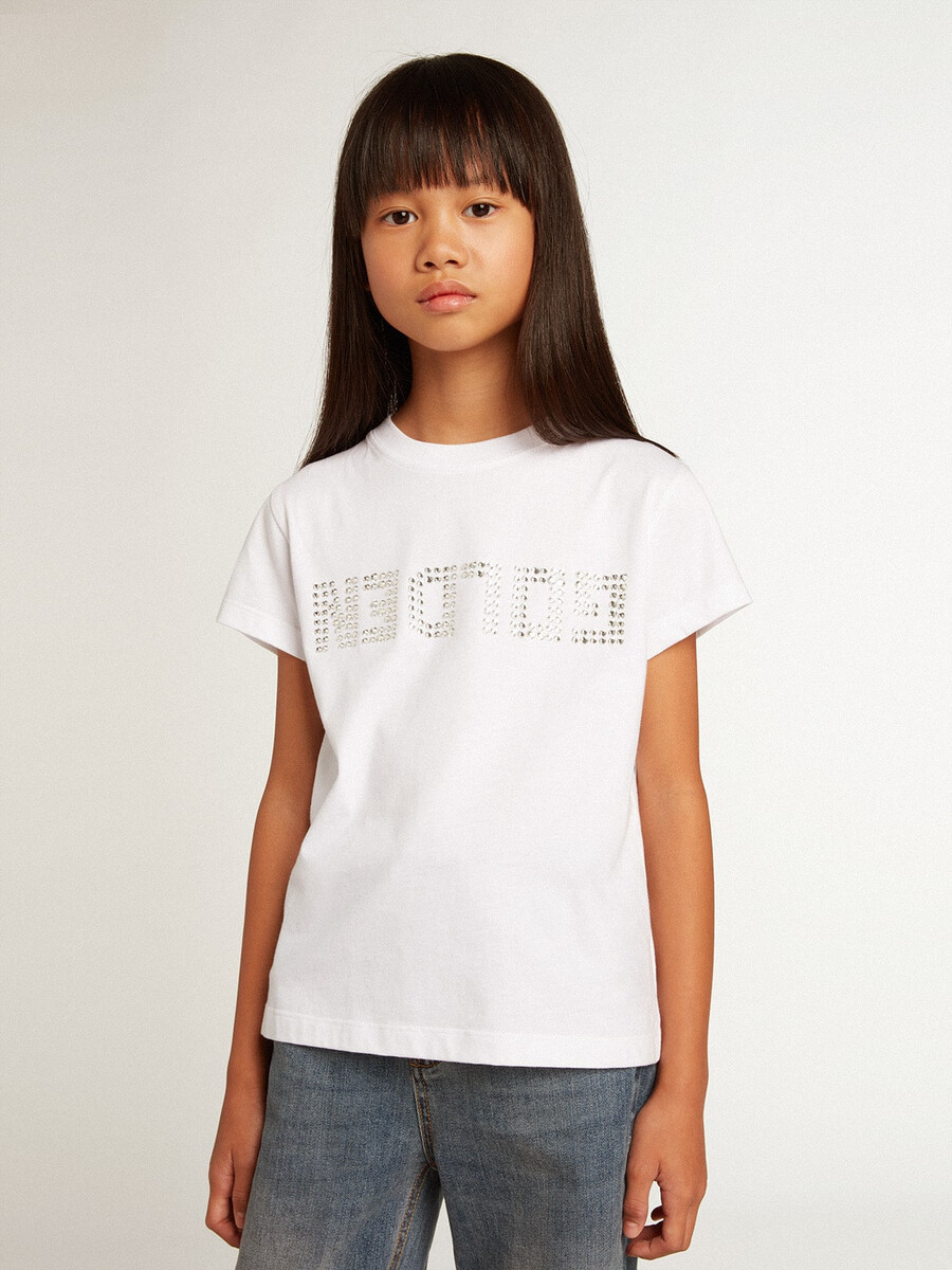 wit t-shirt met gouden letters in het midden uitgevoerd in kristallen.