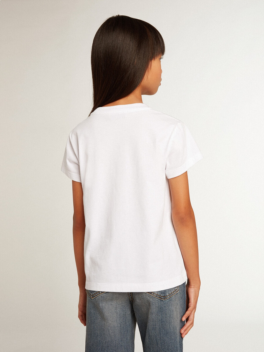 wit t-shirt met gouden letters in het midden uitgevoerd in kristallen.