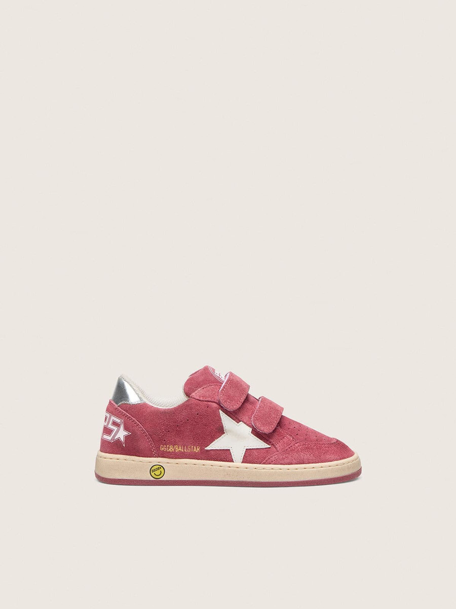 ball star junior in rood suède met witte leren ster en metallic zilveren hielstuk.