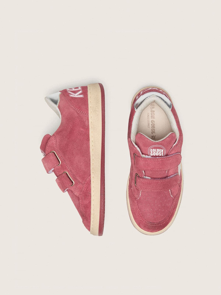 ball star young in rood suède met witte leren ster en metallic zilveren hielstuk.