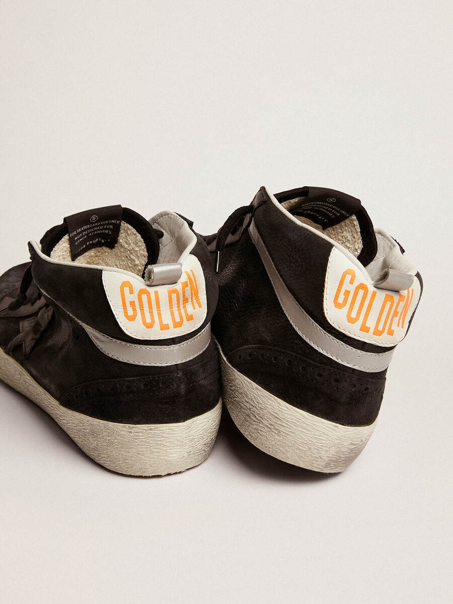 heren mid star in nubuck met zwarte leren ster en zilveren accenten.