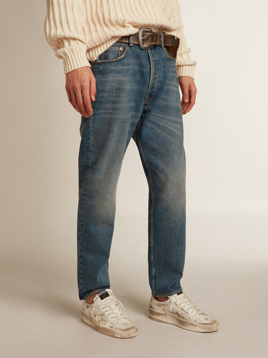 slim fit jeans voor heren met een medium wassing.