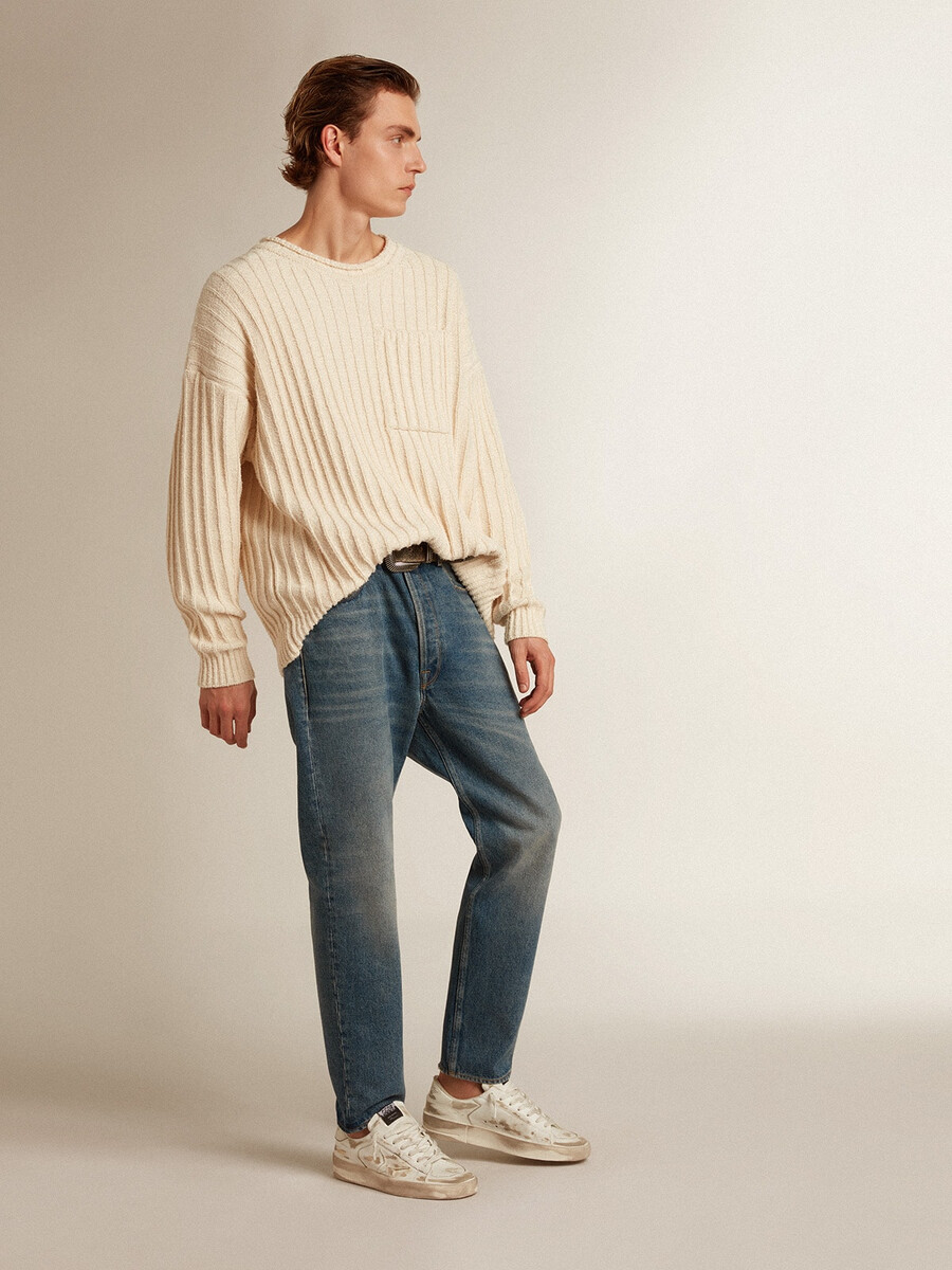 slim fit jeans voor heren met een medium wassing.