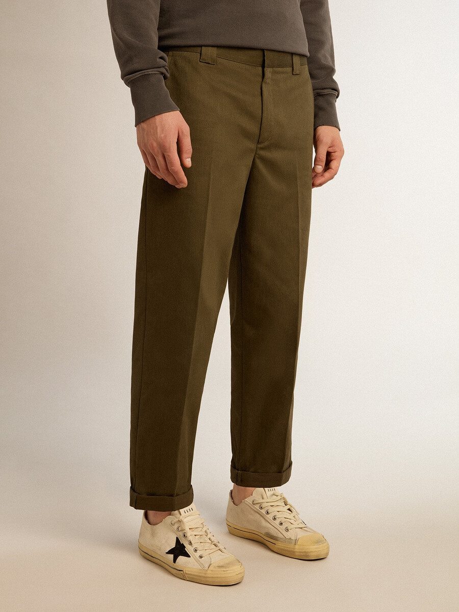 militairgroene chinos uit de golden collection