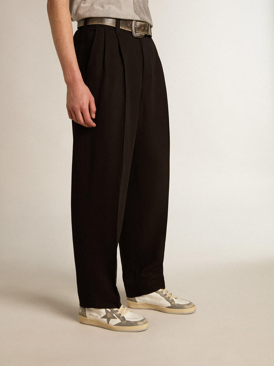 zwarte broek van een mix van wol en viscose