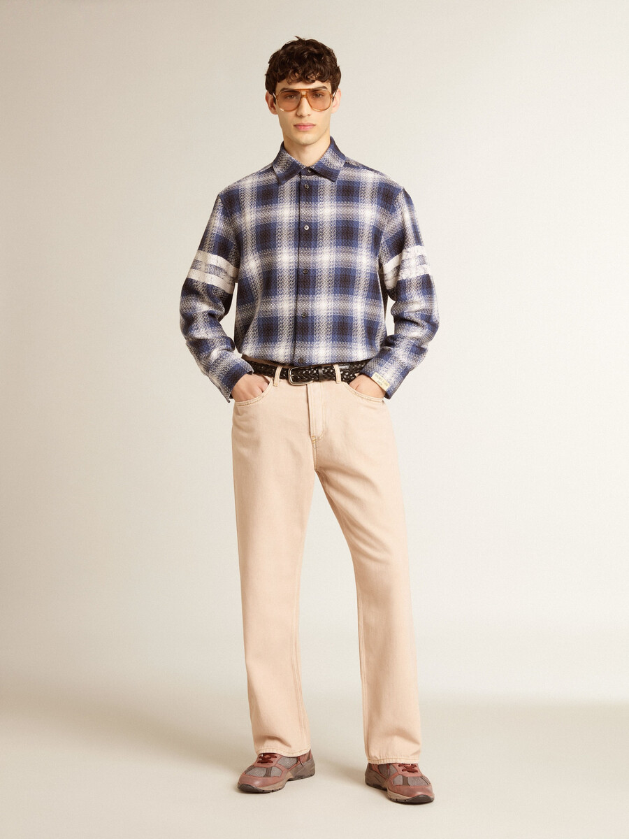 roze geverfde herenjeans