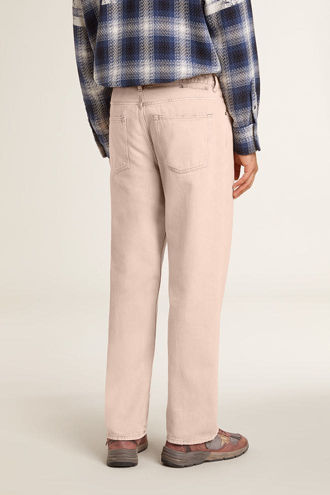 roze geverfde herenjeans