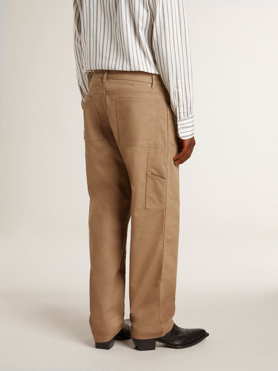 beige herenbroek met patches