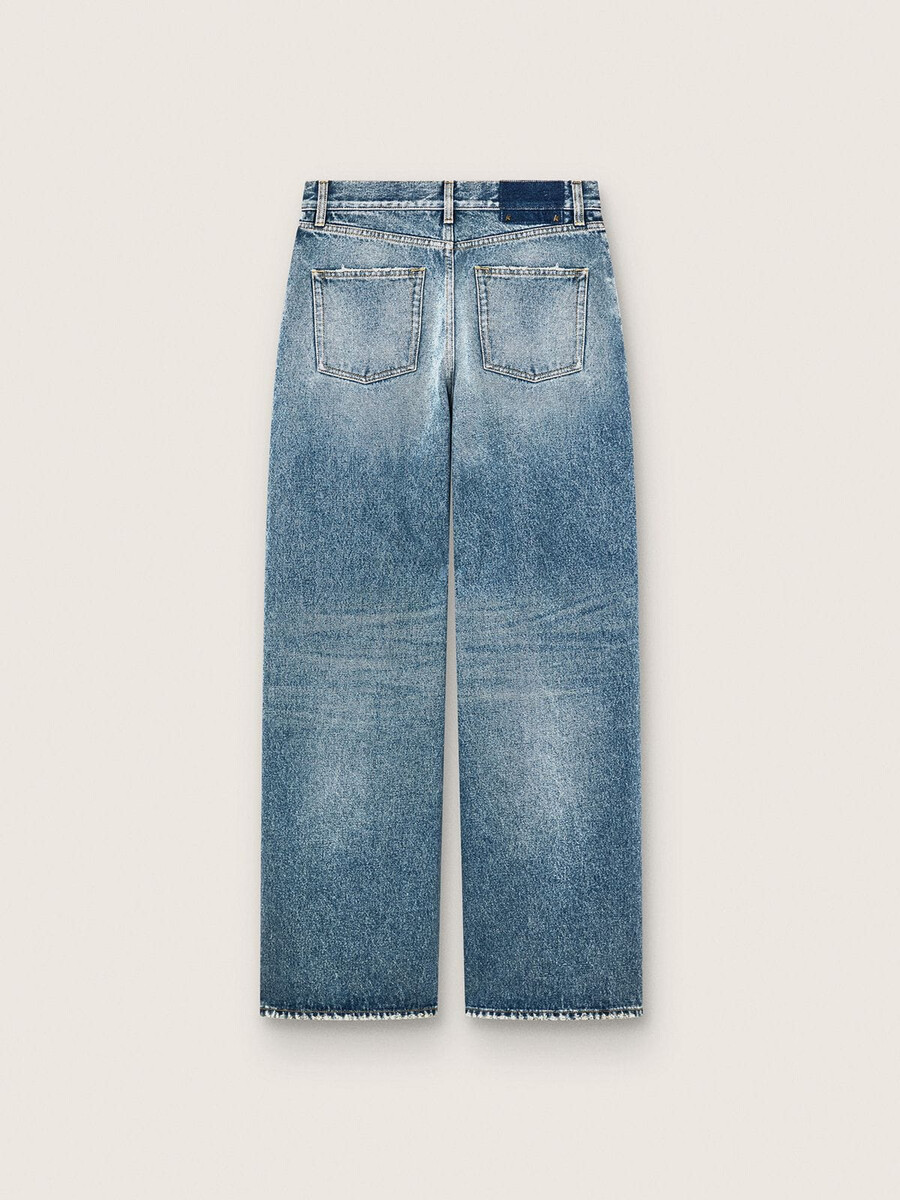 gouden boyfriend jeans voor dames in lichtblauwe stonewashed denim.