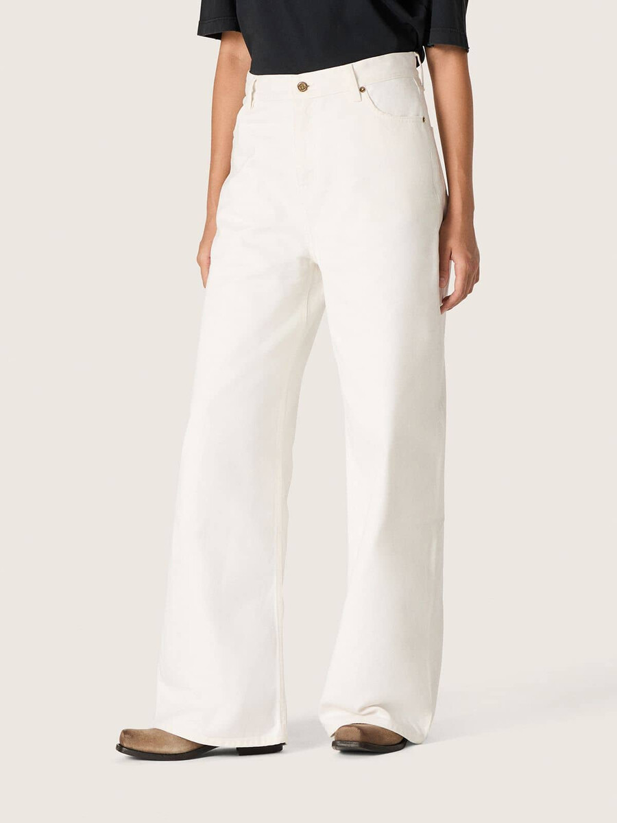 gouden boyfriend jeans voor dames in optisch wit denim.
