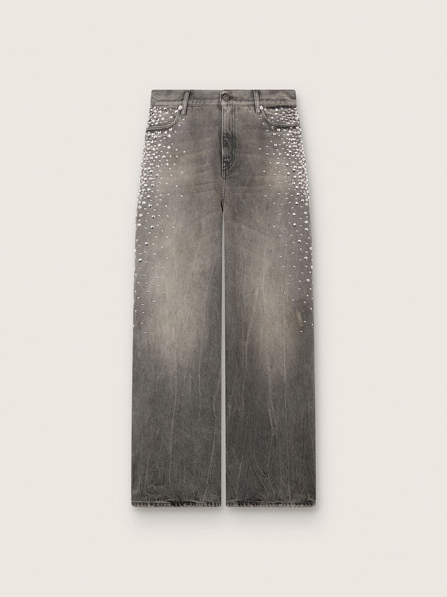 dames boyfriend jeans van grijs denim met zilverkleurige studs in een kleurverloop.