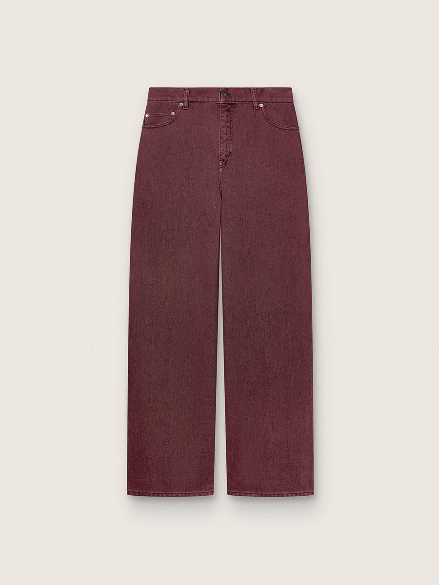 damesjeans van bordeauxrood denim