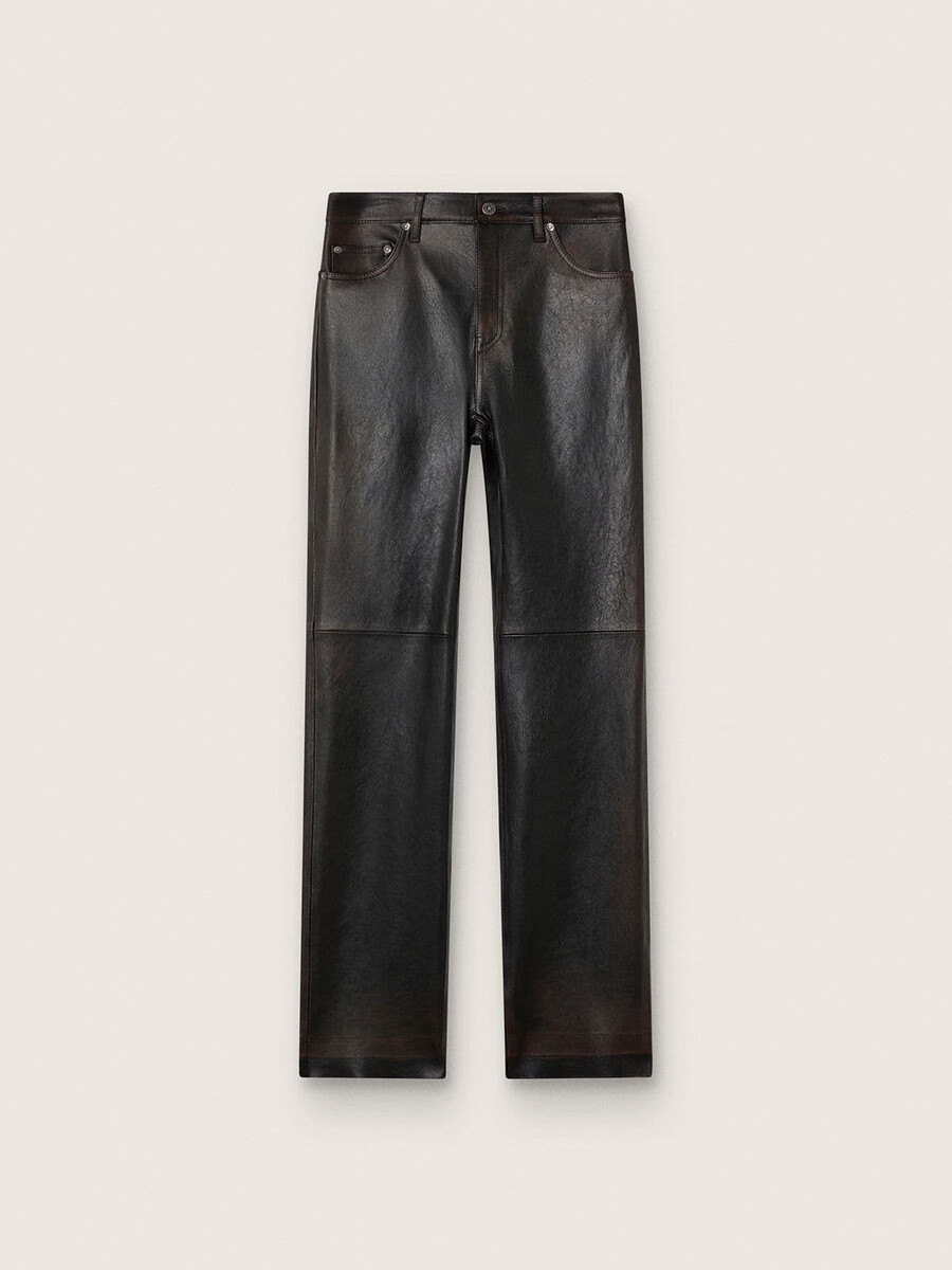 damesbroek van donker bordeauxrood nappaleer met een vintage afwerking.