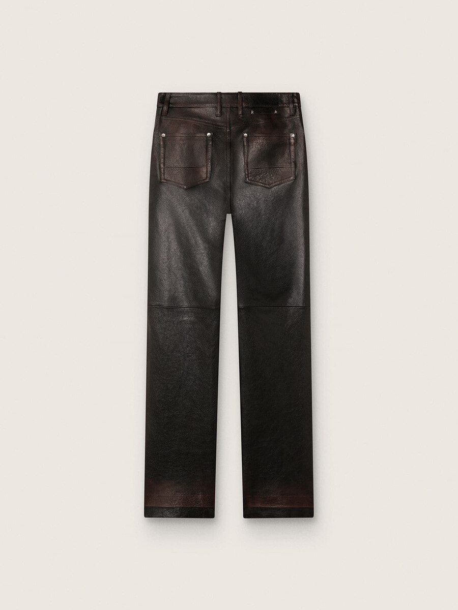 damesbroek van donker bordeauxrood nappaleer met een vintage afwerking.
