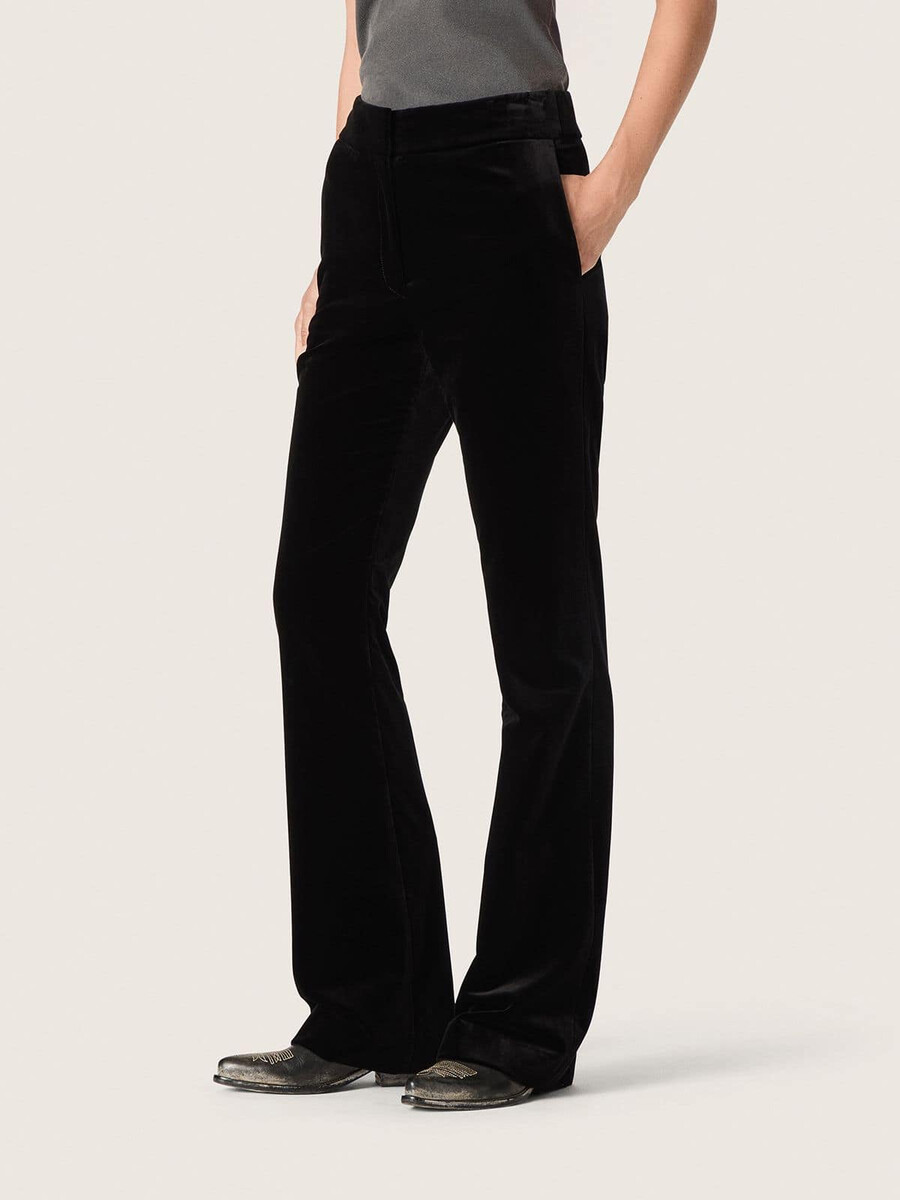 nauwsluitende flared broek voor dames van zwart katoenfluweel