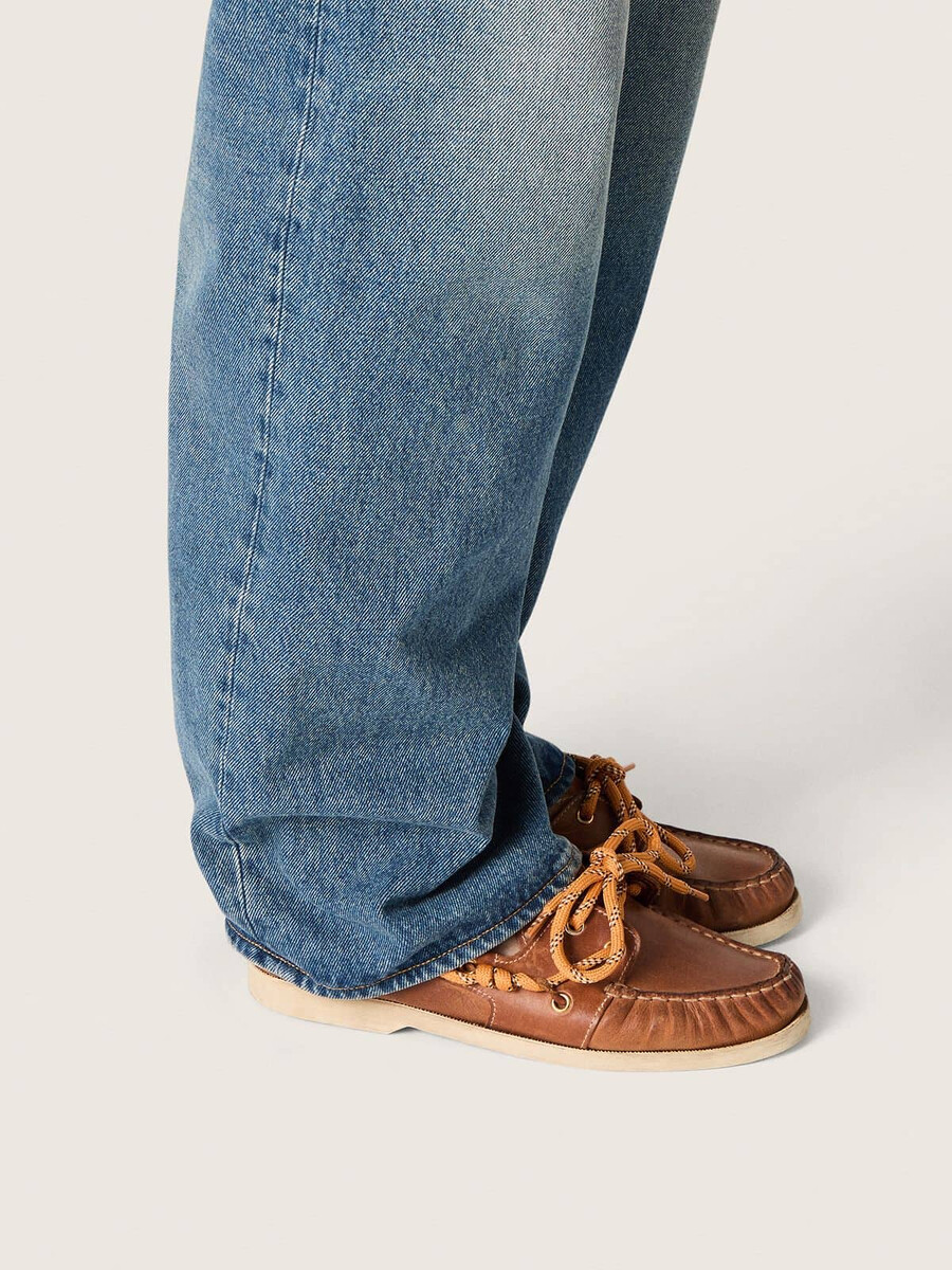 dames cruise loafers van tabakskleurig leer.