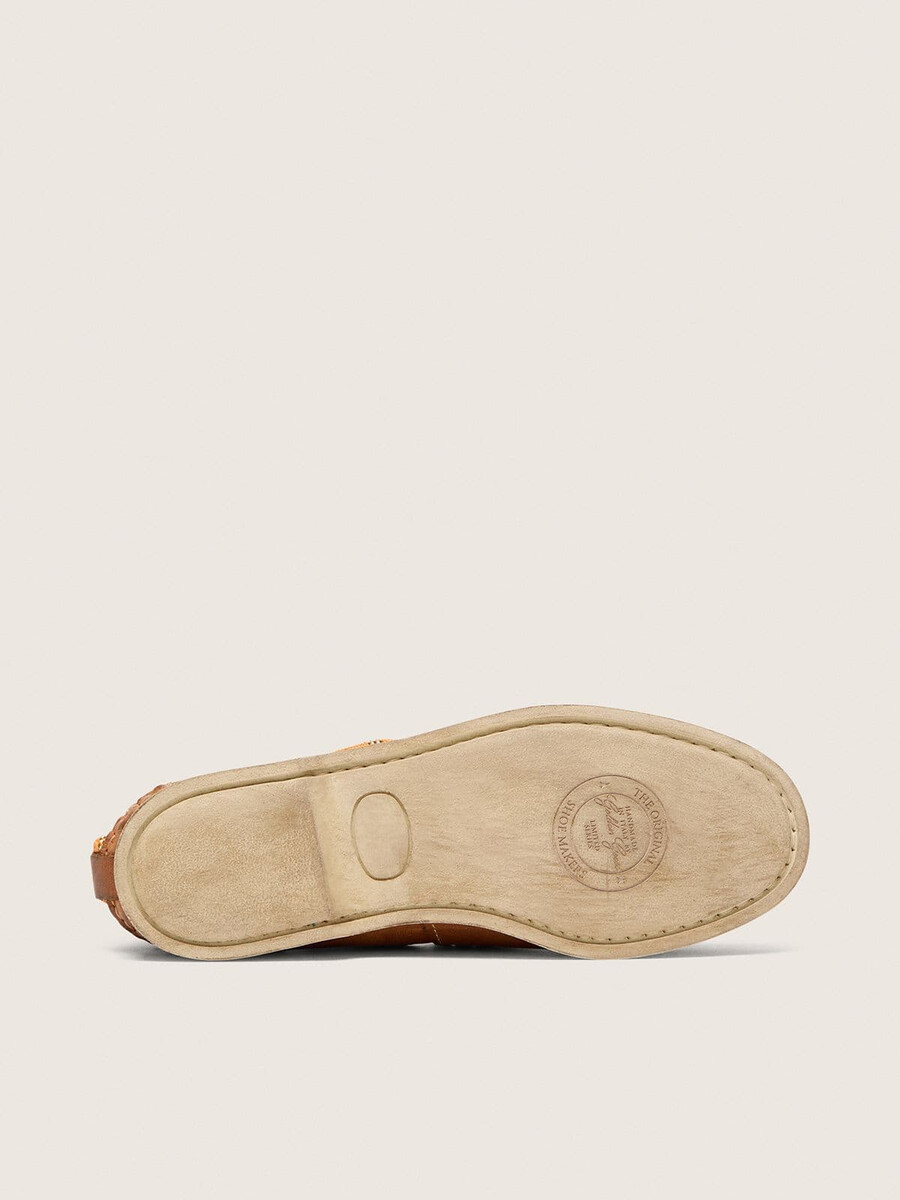 dames cruise loafers van tabakskleurig leer.