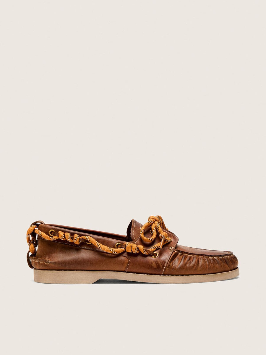 cruise loafers voor heren in tabakskleurig leer.