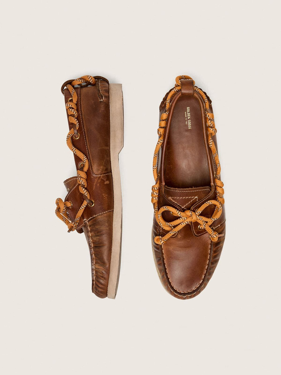 cruise loafers voor heren in tabakskleurig leer.