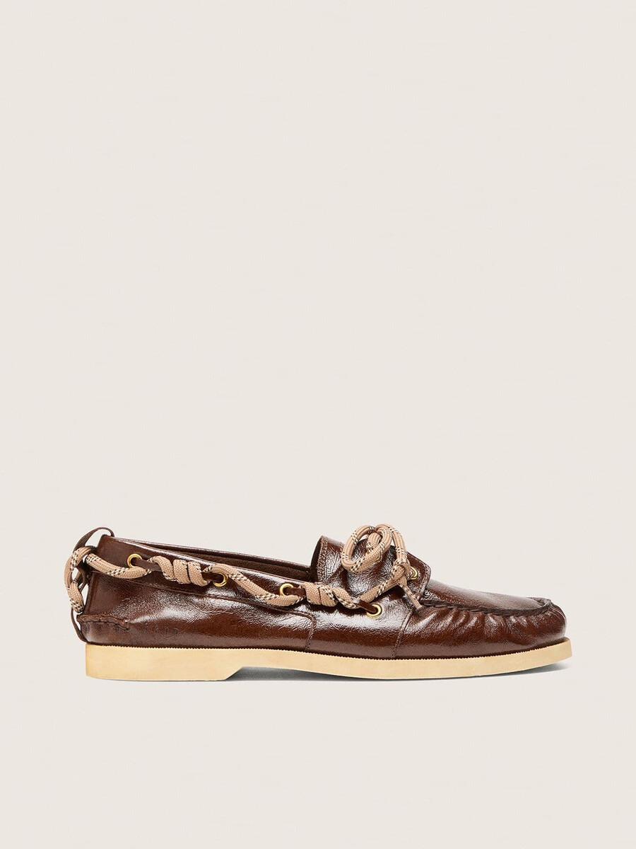 cruise loafers voor heren in glanzend donkerbruin leer.